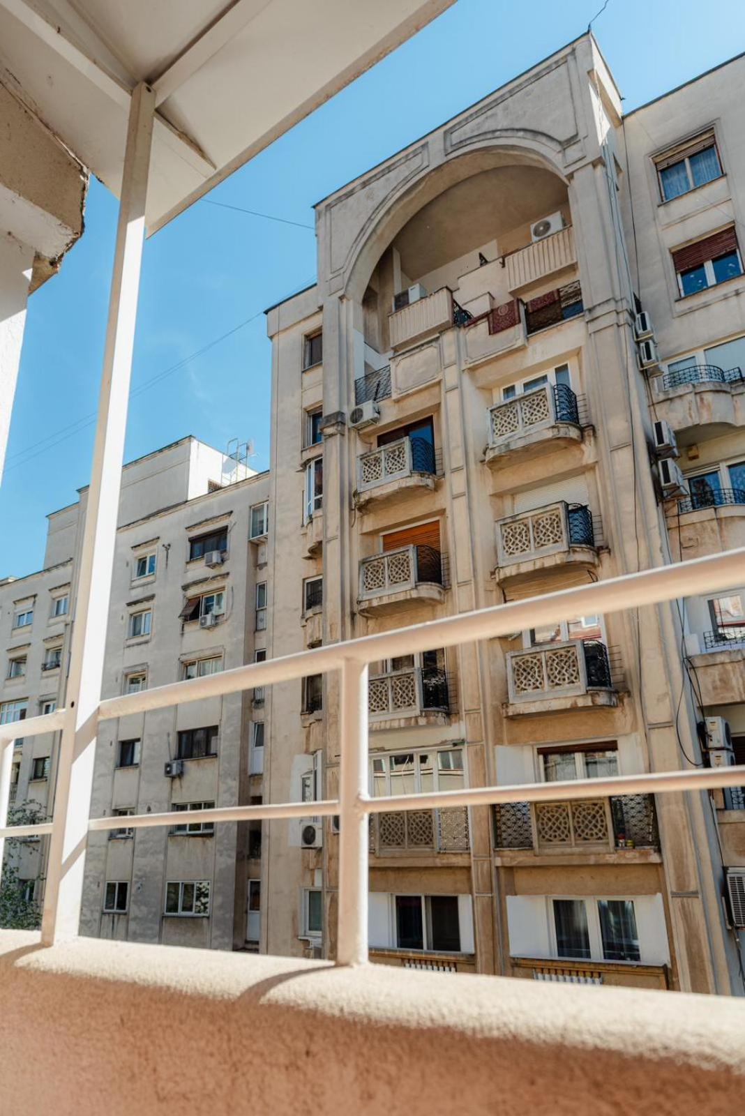 Heart Of Downtown 3 Rooms Apartment Self Check In Bucharest Exterior photo